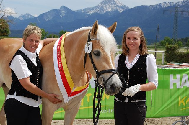 Landessiegerstute 2014 La Luna mit Maria und Tochter Julia 