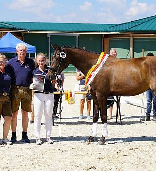 Christine Wolf aus Wölfnitz - Kärntner Warmblutzüchterin des Jahres 2023